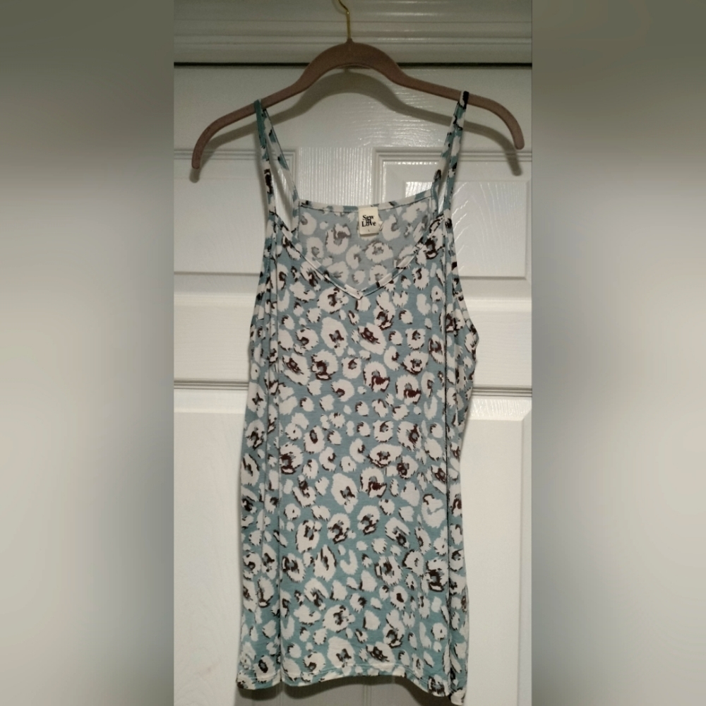 🩵 LIKE NEW Tank top by Sew In Love 🩵